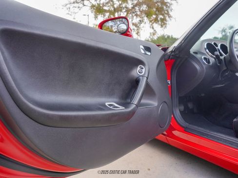 Used 2006 Pontiac Solstice Convertible w/ Premium Package image 32