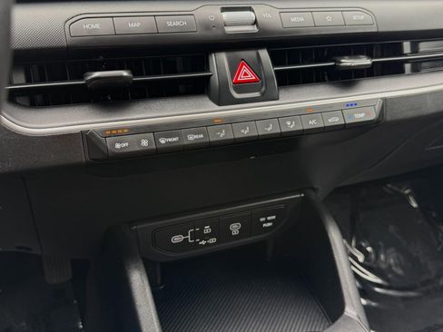 Used 2025 Kia K4 FWD image 37