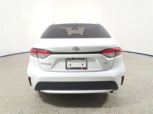 Used 2022 Toyota Corolla LE image 6