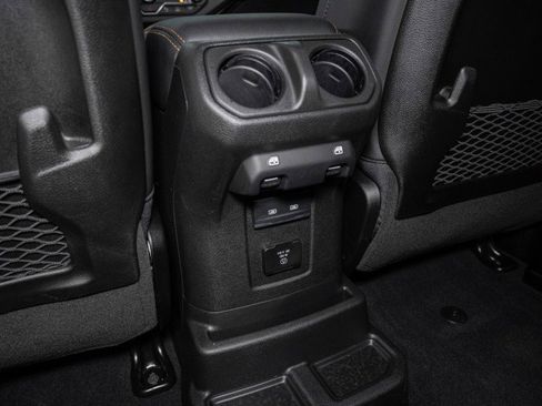 Used 2025 Jeep Wrangler Unlimited Rubicon 392 AWD/4WD image 26