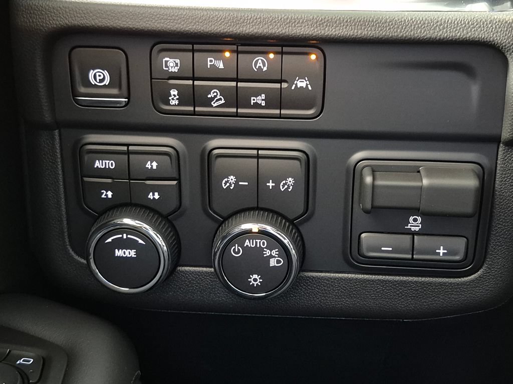 New 2026 Chevrolet Tahoe LS w/ Max Trailering Package AWD/4WD image 18