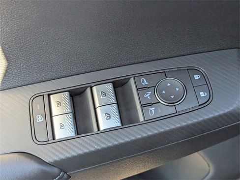 New 2025 Mitsubishi Outlander SE image 13