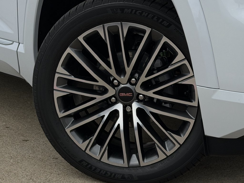 New 2027 GMC Terrain Denali w/ LPO, Floor Liner Package AWD/4WD image 9