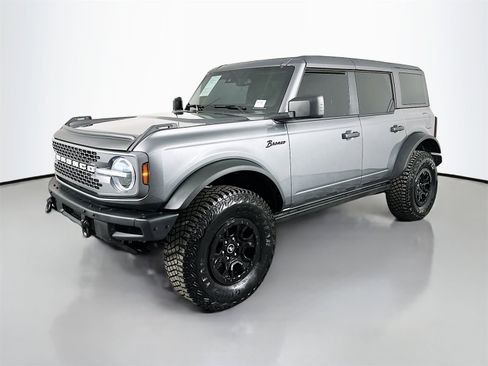 Used 2024 Ford Bronco Badlands w/ Sasquatch Package image 3