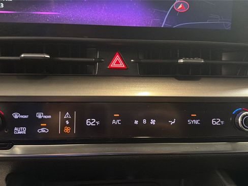 Used 2023 Kia Sportage EX FWD image 18