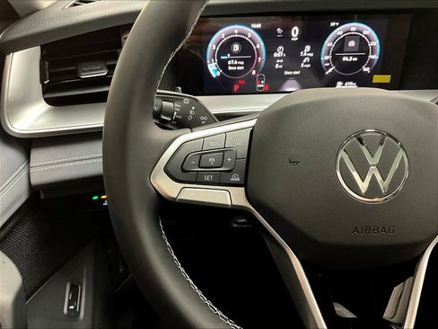 New 2026 Volkswagen Tiguan SE image 17