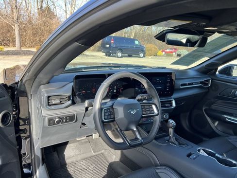 Used 2024 Ford Mustang GT Premium image 10