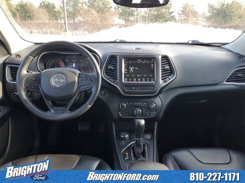 Used 2019 Jeep Cherokee Trailhawk w/ Comfort/Convenience Group image 14