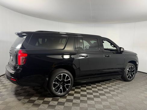 Used 2024 Chevrolet Suburban RST w/ Luxury Package AWD/4WD image 8