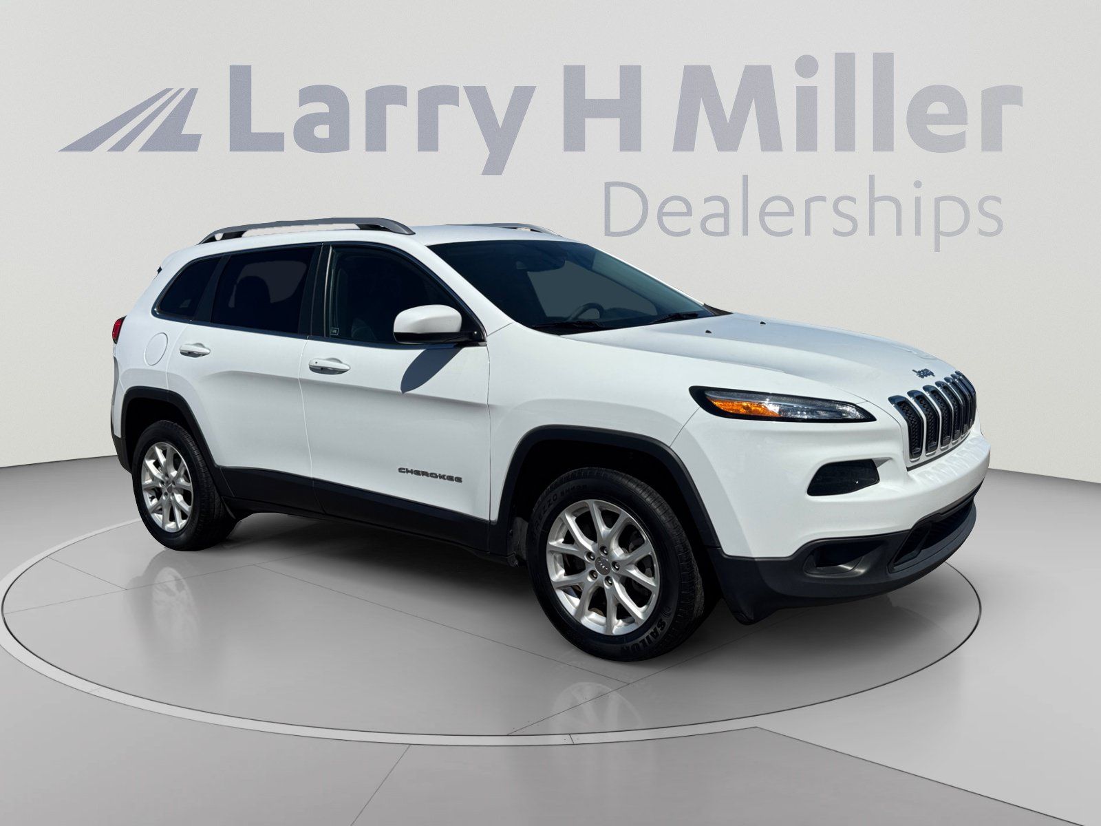 Used 2018 Jeep Cherokee Latitude Plus w/ Comfort/Convenience Group FWD image 7