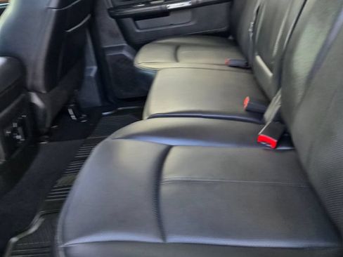 Used 2018 RAM 1500 Laramie RWD image 39