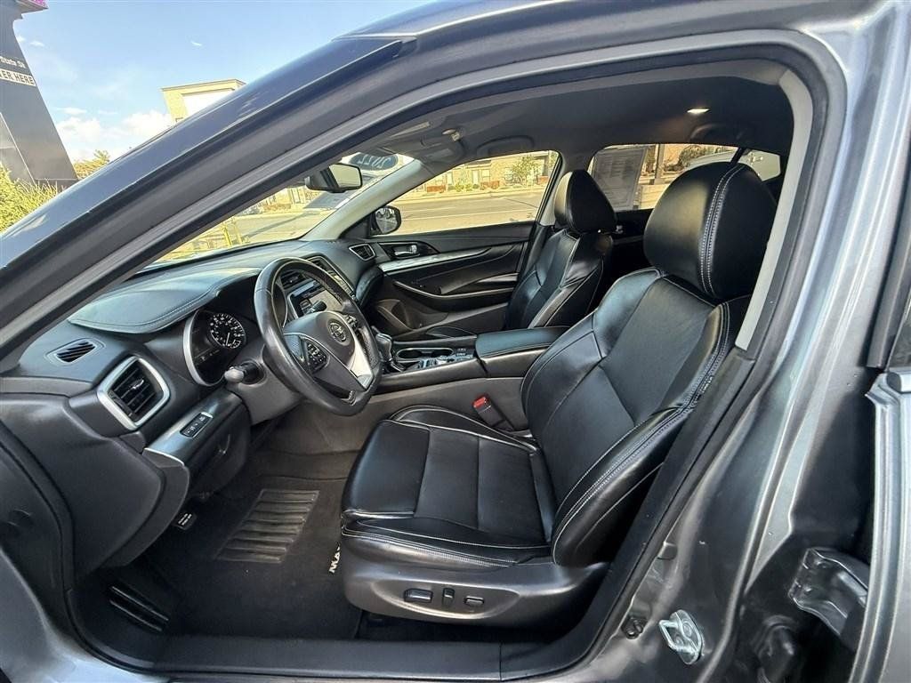 Used 2022 Nissan Maxima SV w/ Floor Mat Group FWD image 17