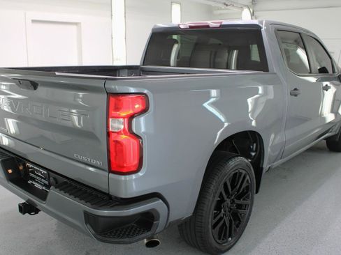 Used 2020 Chevrolet Silverado 1500 Custom w/ Custom Value Package image 9