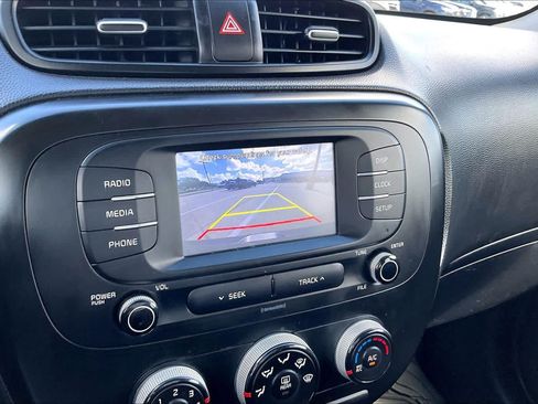 Used 2019 Kia Soul FWD image 27