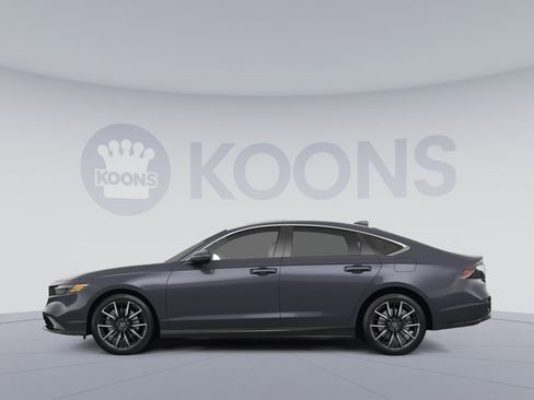 Used 2024 Honda Accord Touring image 2