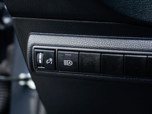 Used 2025 Toyota Corolla SE FWD image 18
