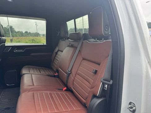 Used 2024 GMC Sierra 3500 Denali Ultimate AWD/4WD image 19