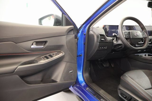 New 2026 Nissan Sentra SR w/ SR Premium Package FWD image 8