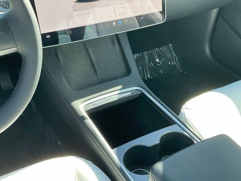 Used 2023 Tesla Model 3 Standard Range image 46