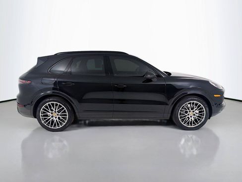 Certified 2023 Porsche Cayenne Platinum Edition AWD/4WD image 29