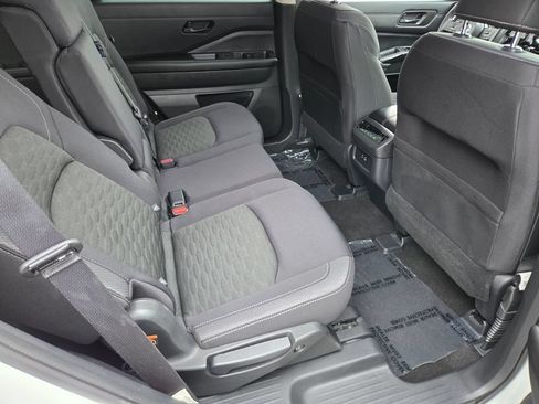 Used 2023 Nissan Pathfinder SV w/ Black Appearance Package FWD image 19