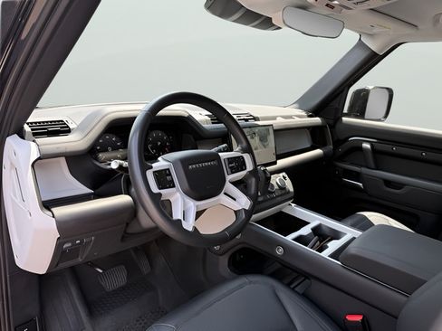 Certified 2025 Land Rover Defender 110 S AWD/4WD image 15