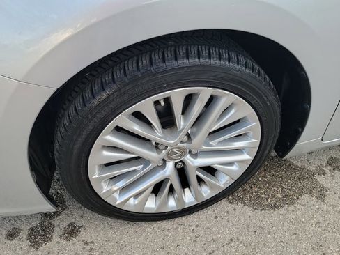 Used 2013 Lexus ES 350 w/ Luxury Pkg image 9