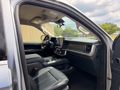 Used 2024 Ford Expedition Max XLT AWD/4WD image 25