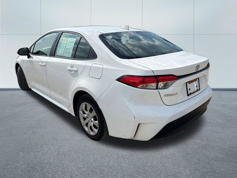 Used 2025 Toyota Corolla LE FWD image 2