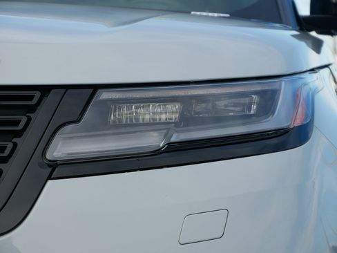 Used 2025 Land Rover Range Rover Velar Dynamic SE image 9