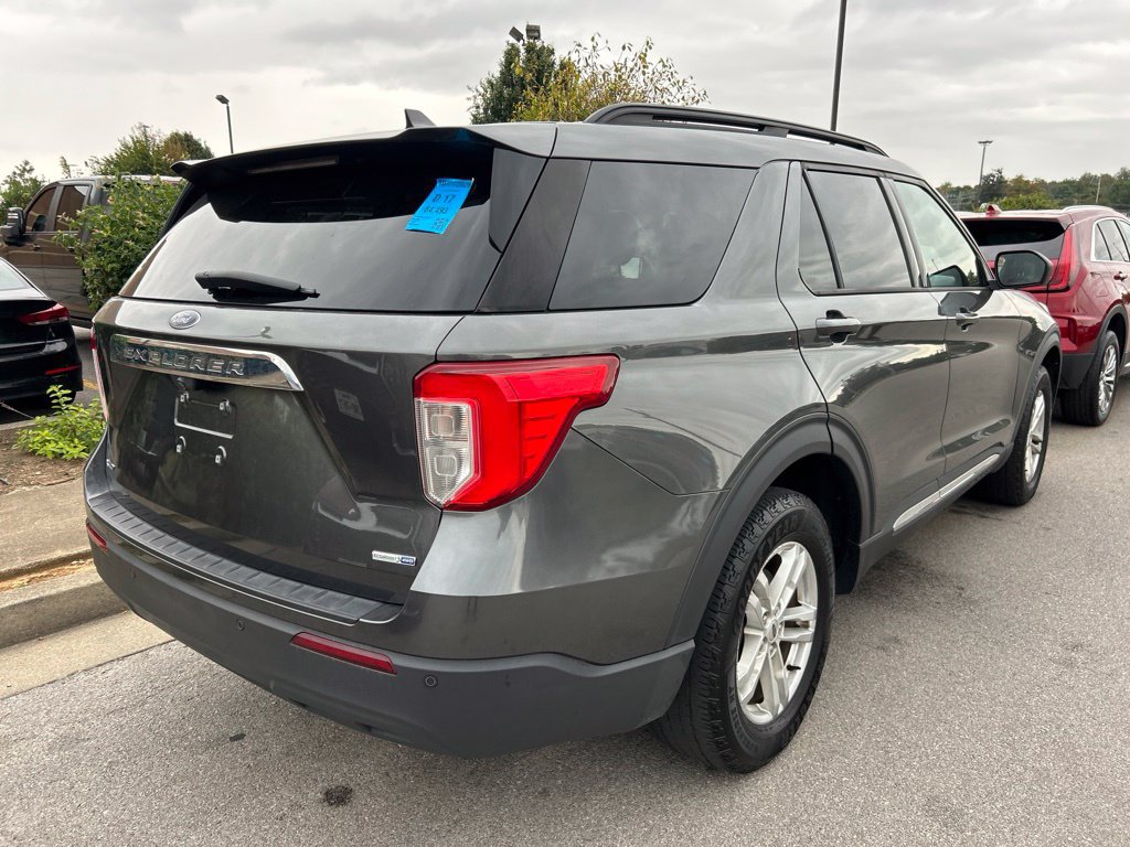 Used 2020 Ford Explorer XLT AWD/4WD image 3