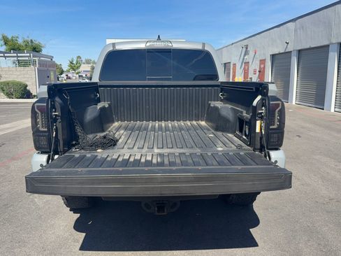Used 2019 Toyota Tacoma TRD Sport AWD/4WD image 16