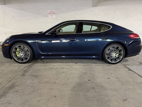Used 2015 Porsche Panamera S image 3