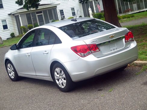 Used 2015 Chevrolet Cruze LS FWD image 23
