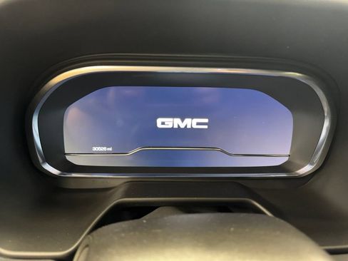 Used 2023 GMC Yukon SLT w/ SLT Luxury Package AWD/4WD image 14