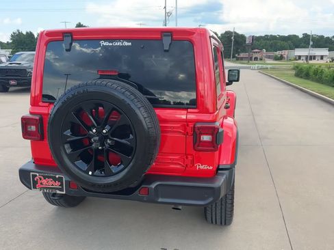 Used 2025 Jeep Wrangler Unlimited Sahara w/ Safety Group AWD/4WD image 7