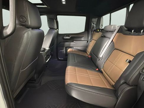 Used 2023 Chevrolet Silverado 1500 High Country w/ High Country Premium Package image 28