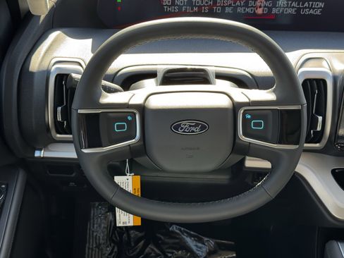 New 2026 Ford Expedition Active image 15