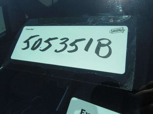 Used 2023 Toyota Highlander LE FWD image 28