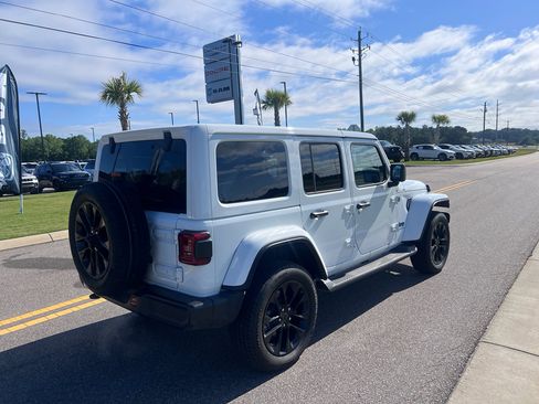 Certified 2025 Jeep Wrangler Unlimited Sahara AWD/4WD image 5