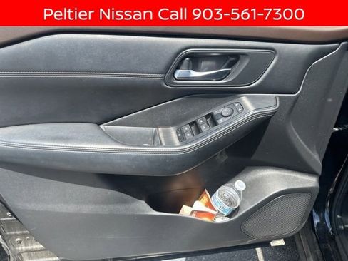 Certified 2023 Nissan Rogue SV w/ SV Premium B Package FWD image 9