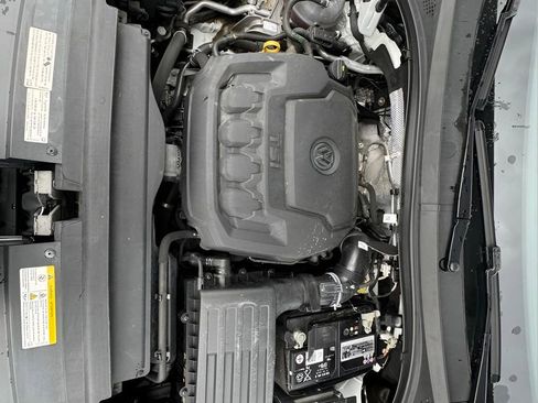 Used 2022 Volkswagen Tiguan SE image 28