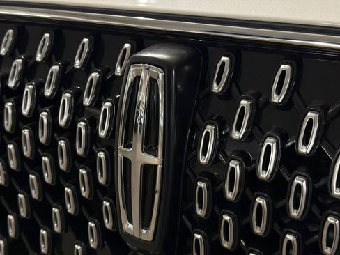 New 2026 Lincoln Aviator AWD image 15
