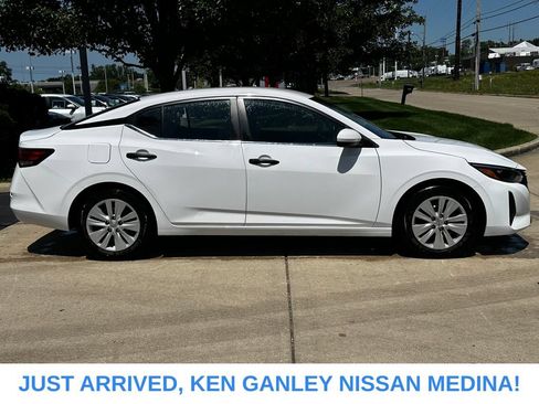 Certified 2024 Nissan Sentra S FWD image 2