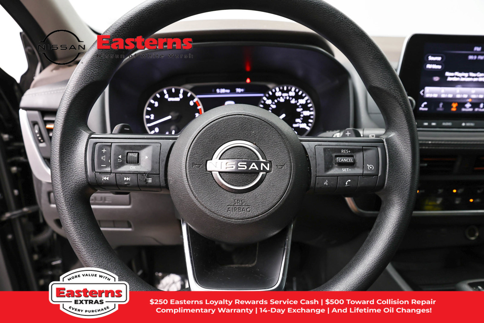 Used 2023 Nissan Rogue S AWD/4WD image 10