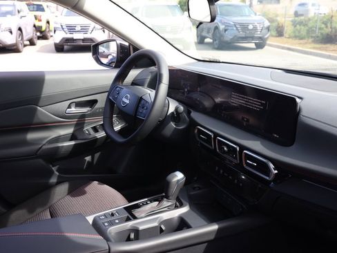 New 2026 Nissan Sentra SR FWD image 19