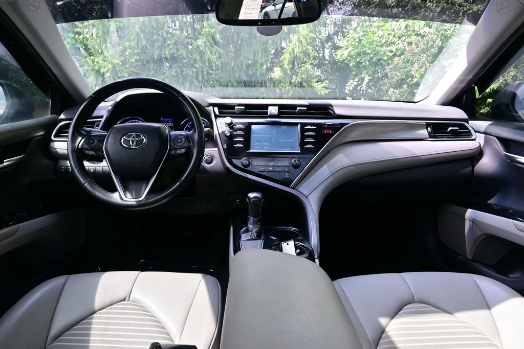 Used 2018 Toyota Camry SE w/ Moonroof Package FWD image 44