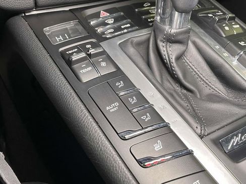 Used 2021 Porsche Macan image 33