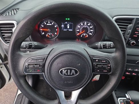 Used 2018 Kia Sportage LX image 19