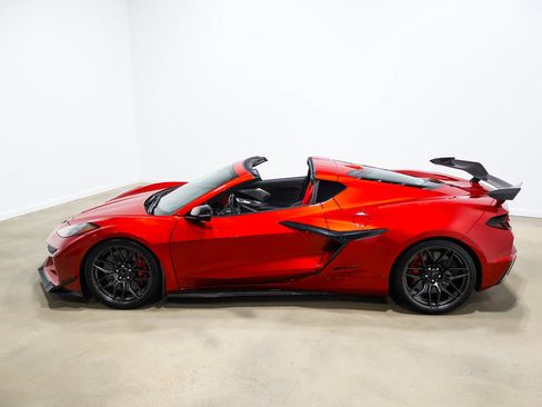 Used 2025 Chevrolet Corvette Z06 w/ Z07 Performance Package RWD image 17